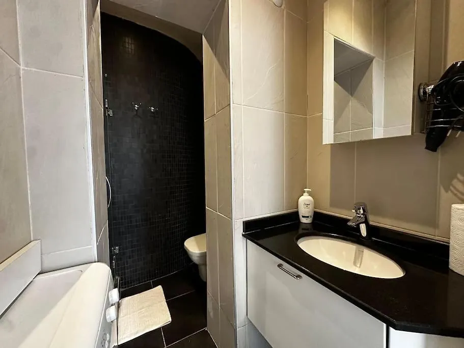 2Br, 2Ba, Ground Flr Of Historical Building, Galata Apartment Istanbul Turcia